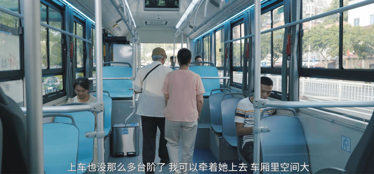 On the Double Ninth Festival, the most age-friendly bus comes to this city